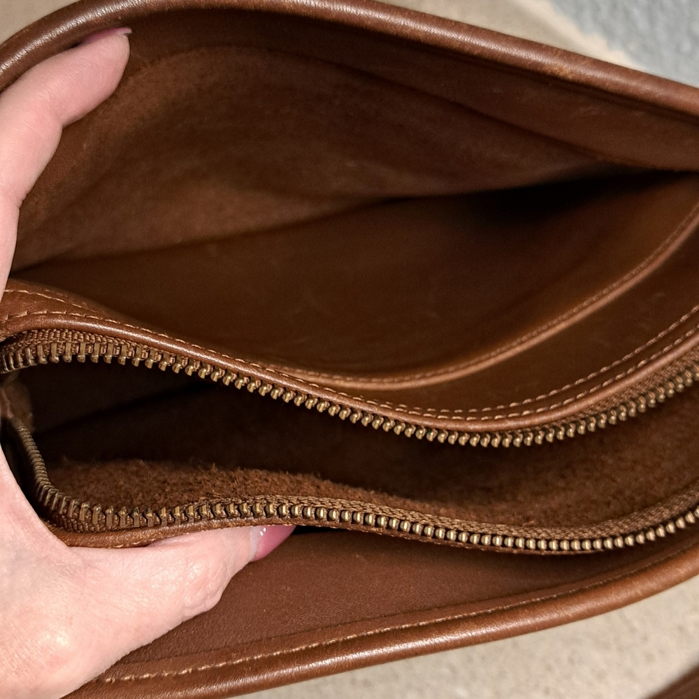 Vintage Coach Cognac Brown Leather Crossbody Bag - Picture 8 of 16